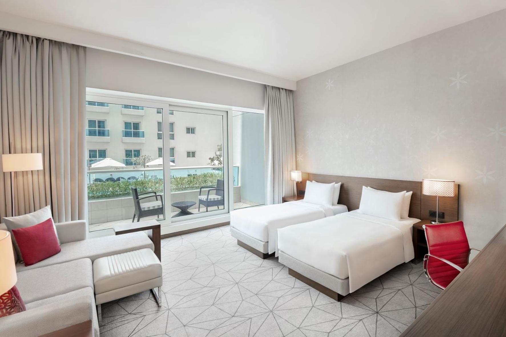 Twin Room Sofa Bed Pool View & on F&B